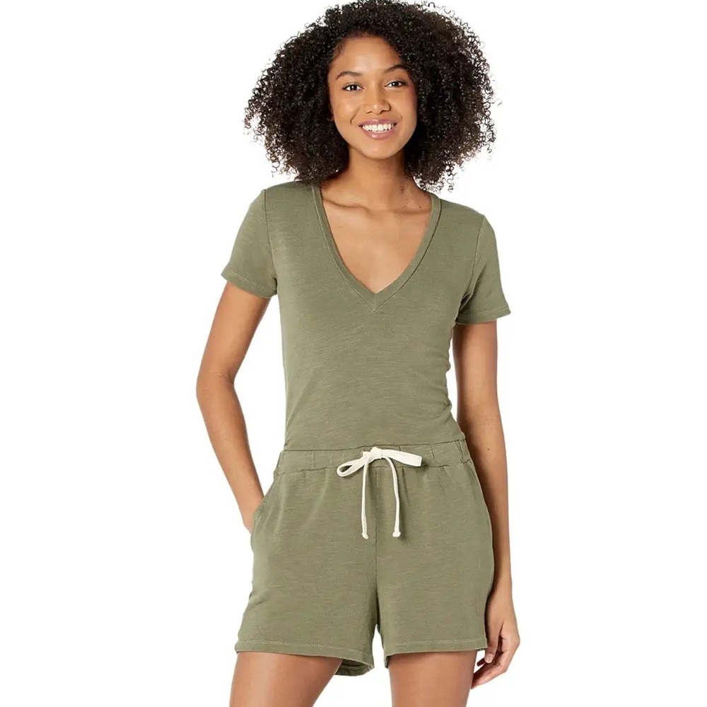 MONROW Supersoft V-Neck Romper in Green Size Large.